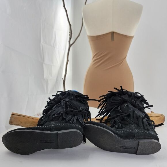 Minnetonka black fringed moccasin boots - Picture 6 of 7